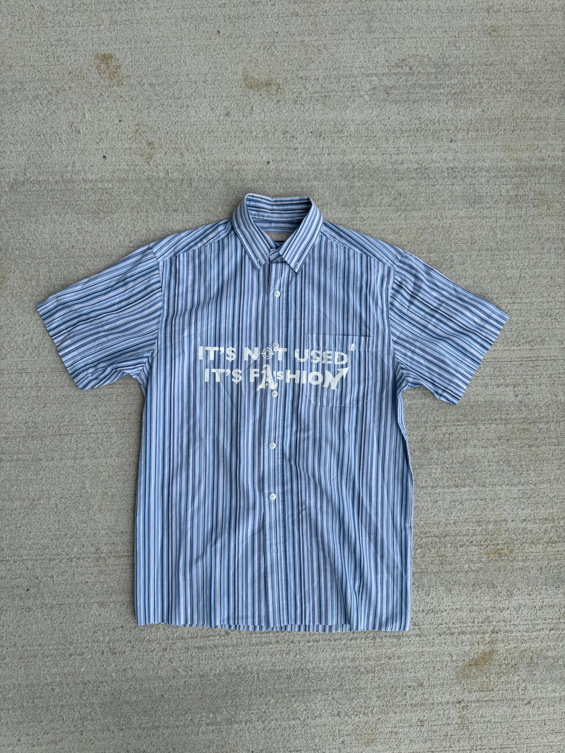 Chemise "IT'S NOT USED IT'S FASHION" (M-L)