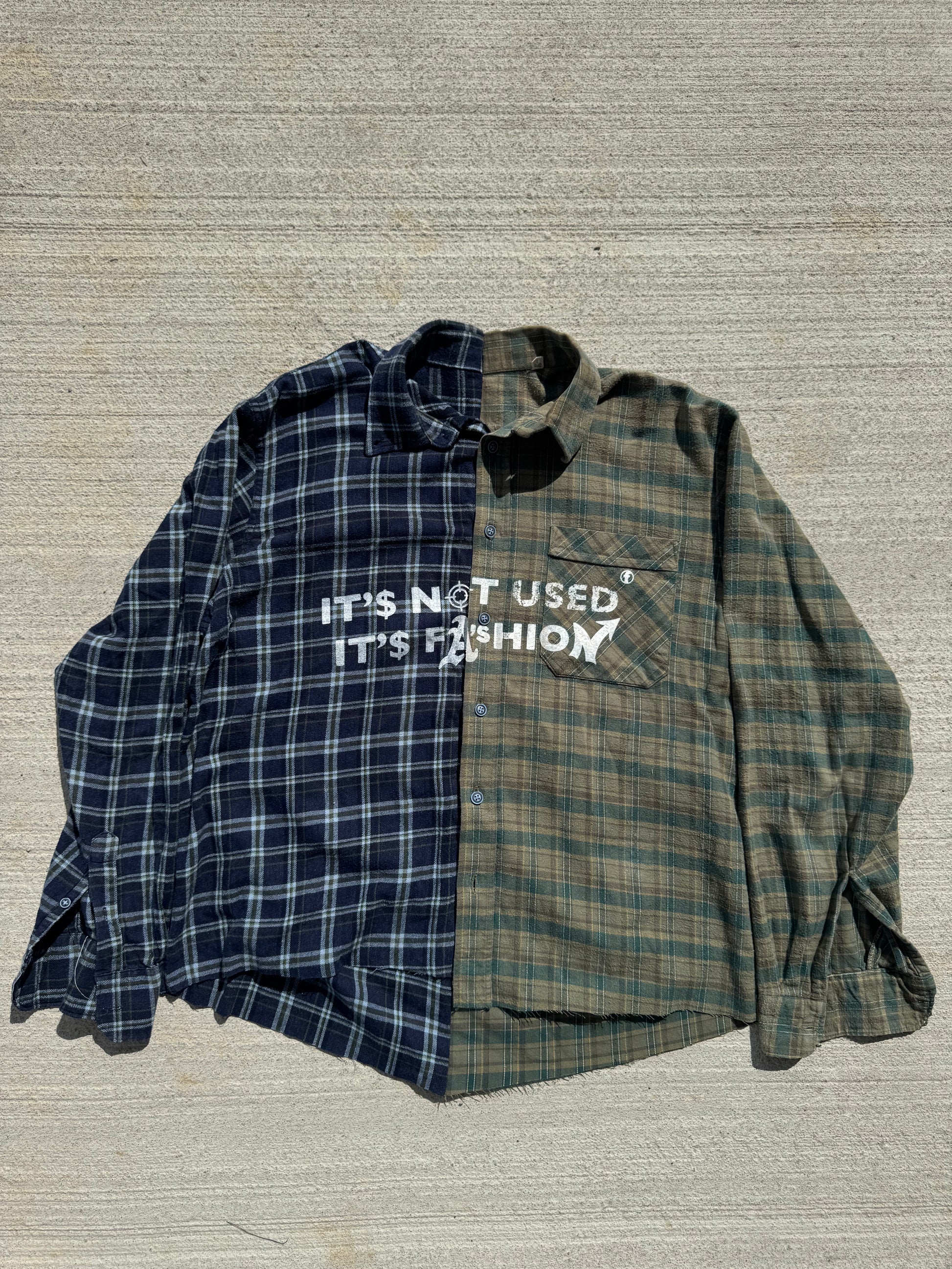 Flanelle Bicolore "IT'S NOT USED IT'S FASHION" (L)