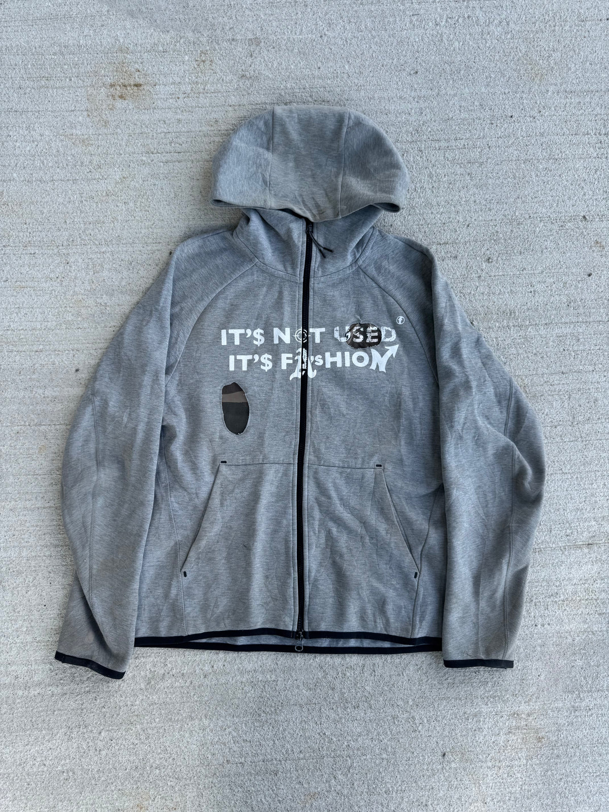 Nike Tech "IT'S NOT USED IT'S FASHION" (M)